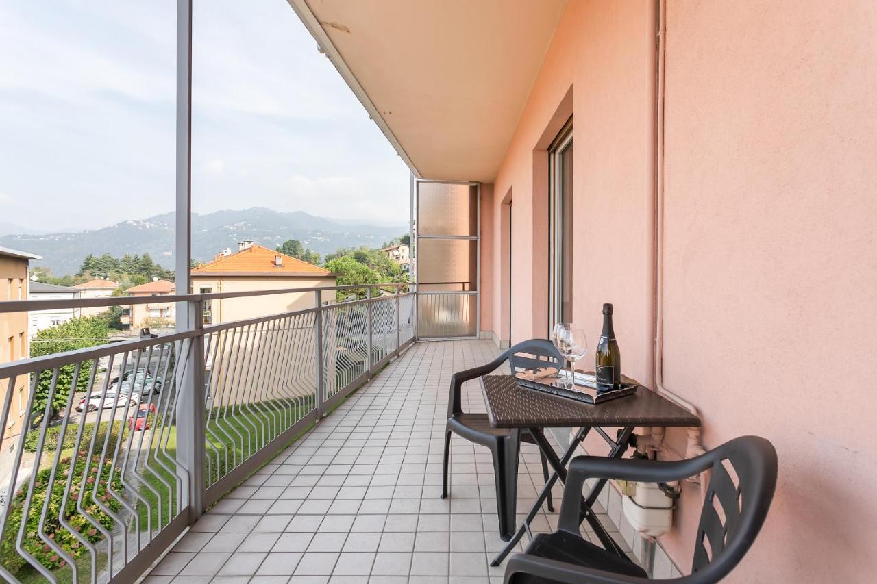 Santa Chiara Apartment By Myhomeincomo Buitenkant foto
