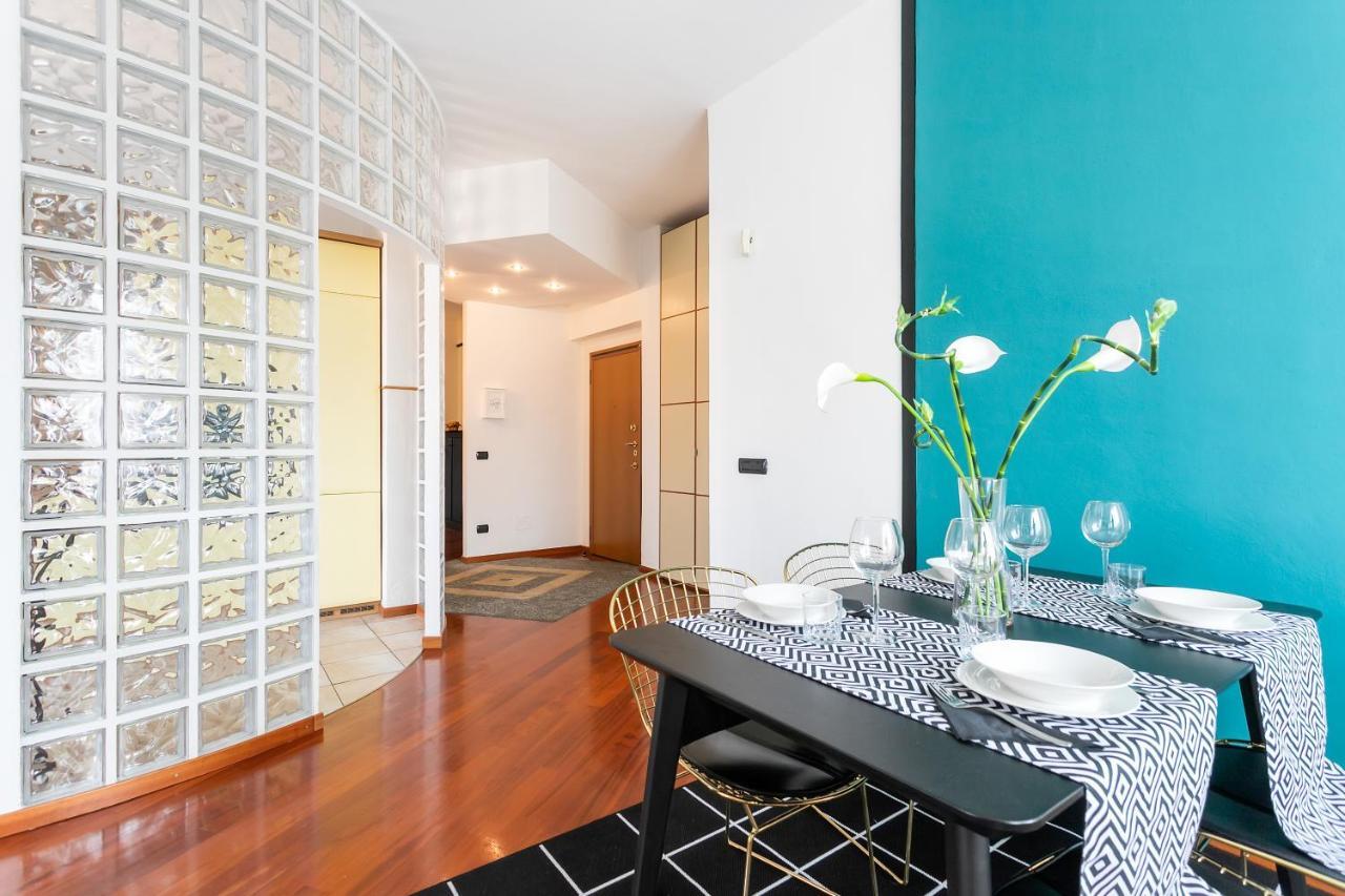 Santa Chiara Apartment By Myhomeincomo Buitenkant foto