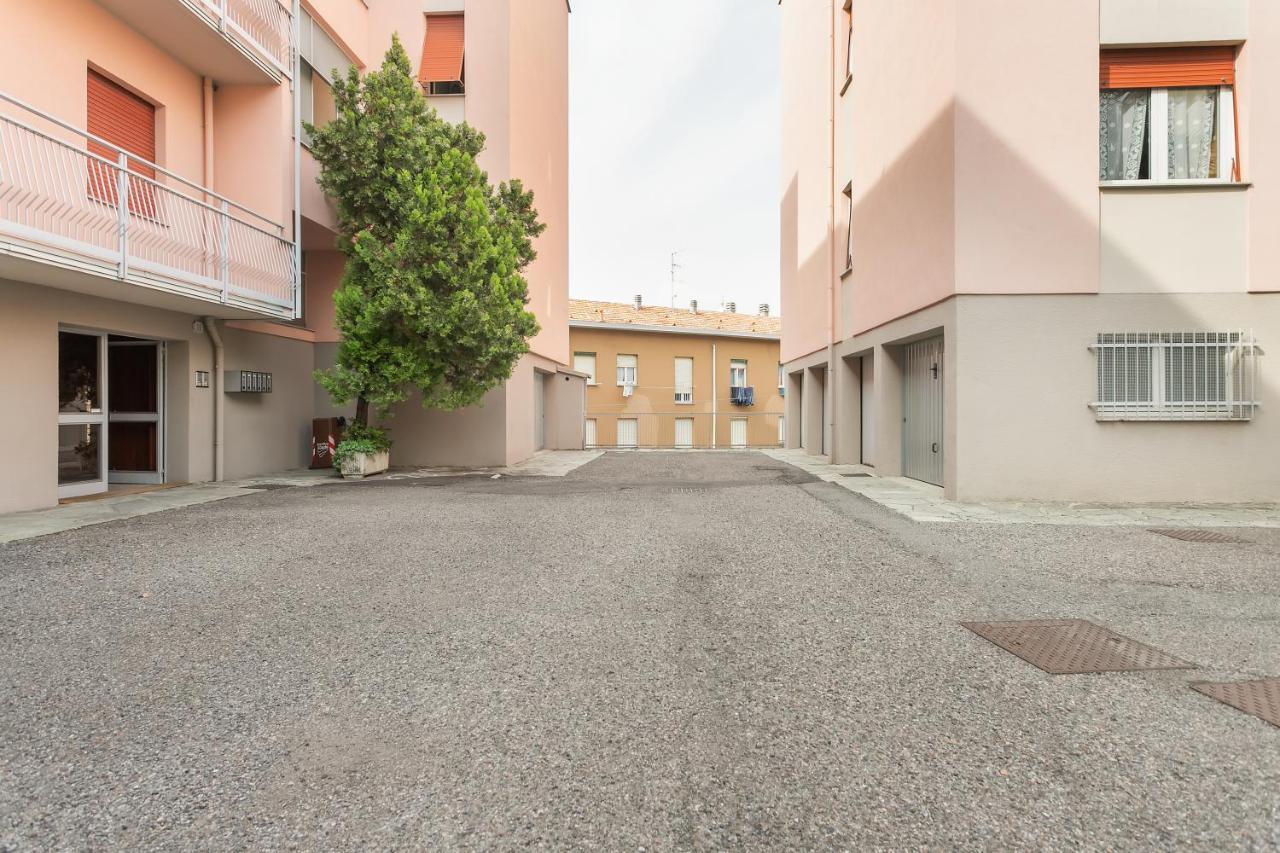 Santa Chiara Apartment By Myhomeincomo Buitenkant foto